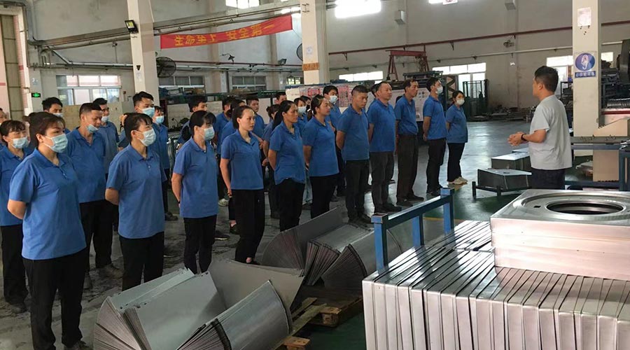 五一放假在即！金環(huán)電器沖壓車(chē)間開(kāi)展早會(huì)強(qiáng)調(diào)工作效率