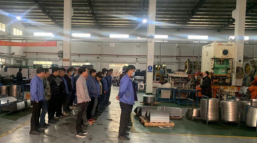 意氣奮發(fā)！金環(huán)電器沖壓車間組織人員開展例行早會