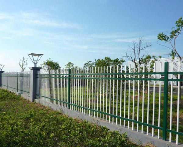 十堰鋅鋼護(hù)欄會(huì)生銹嗎？生銹是什么原因造成